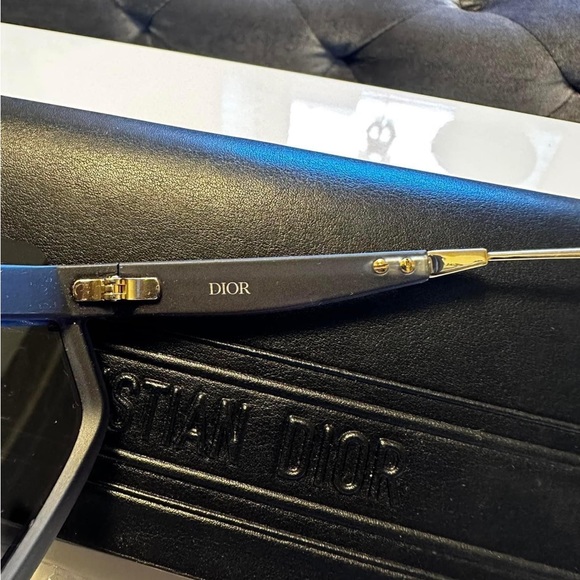 DIORCLUB M2U
Shiny Blue / Blu Mirror - Picture 7 of 10